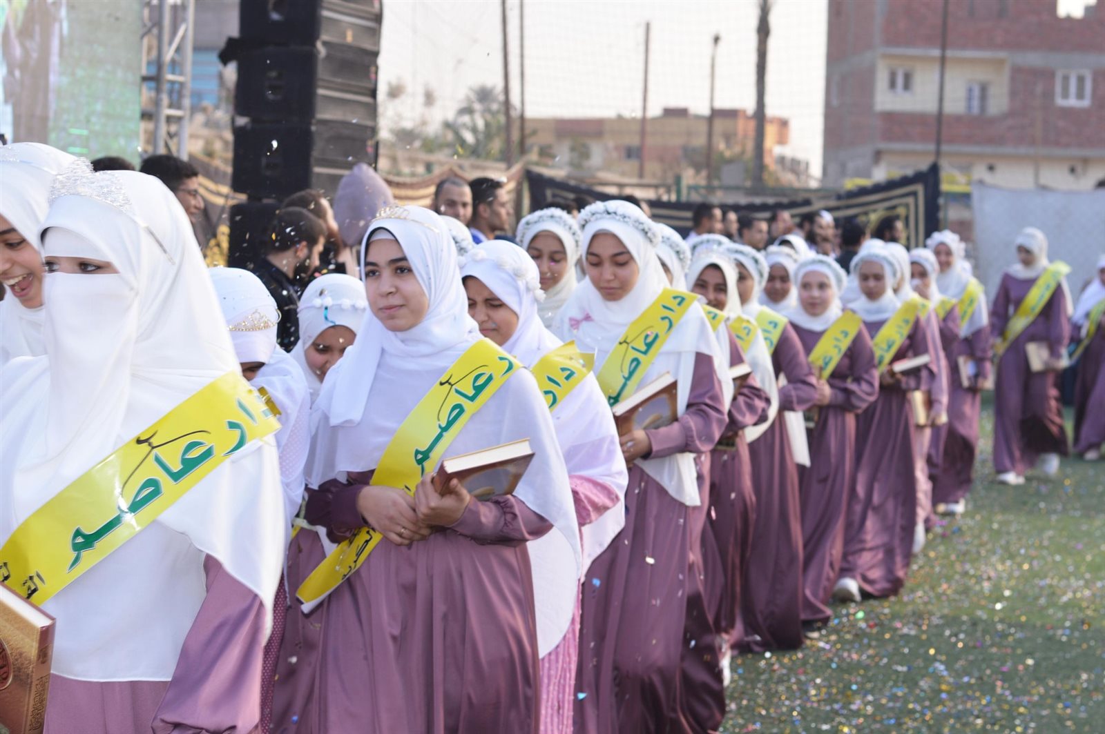 بالصور والفيديو : قرية أبورجوان تكرم 115 من حفظة القرآن الكريم بينهم الأولى على العالم