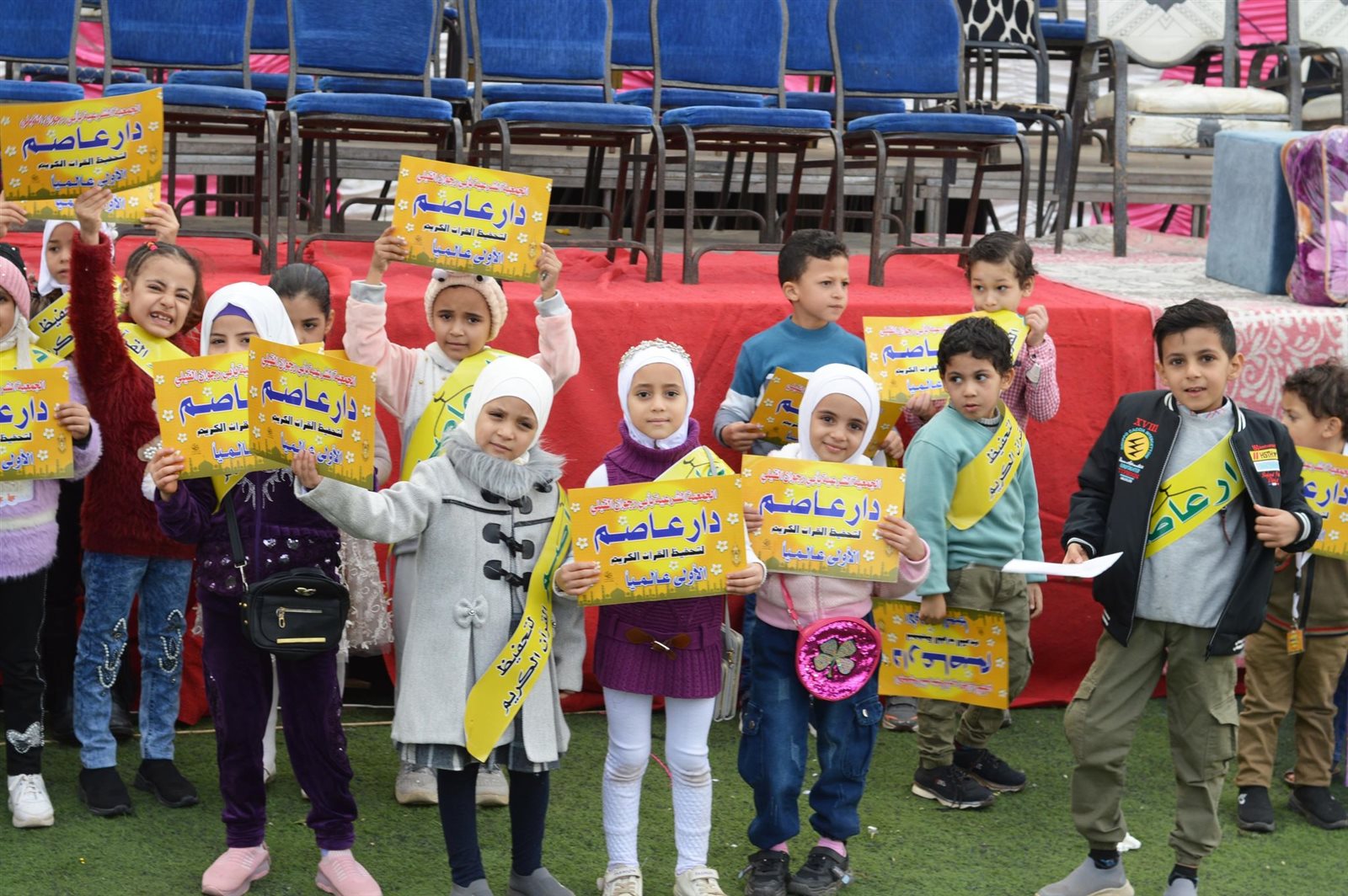 بالصور والفيديو : قرية أبورجوان تكرم 115 من حفظة القرآن الكريم بينهم الأولى على العالم